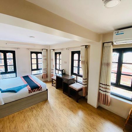 Hotel Durbar Side Bhatgoan Exterior foto